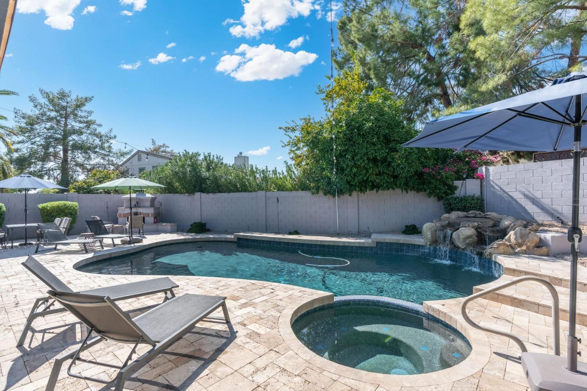 Zion Mirage Kierland Pool Firepit Dog Friendly Holiday home Phoenix