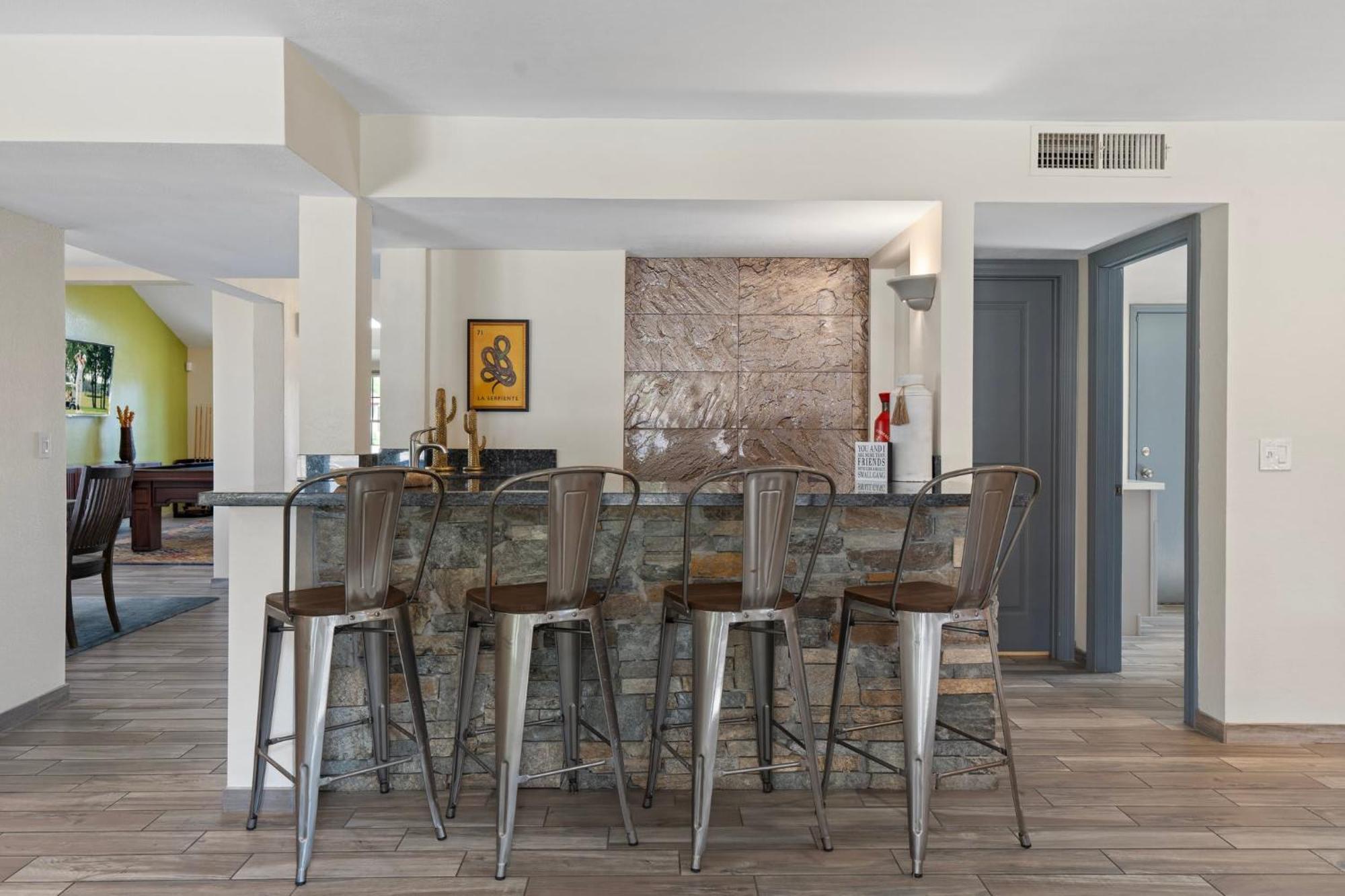 Zion Mirage Kierland Pool Firepit Dog Friendly Phoenix